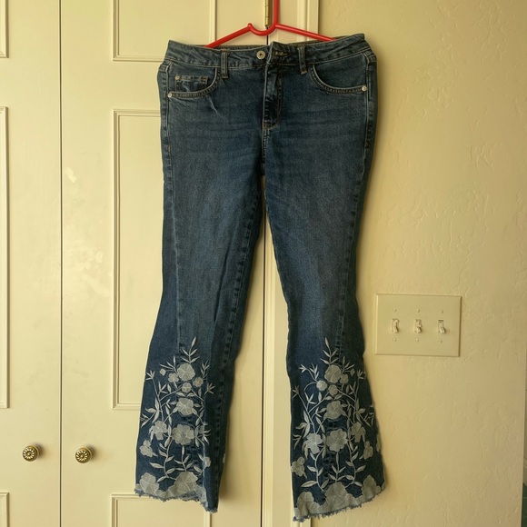 Anthropologie Pilcro and the Letterpress Hi-Rise Flare W/ Floral Embroidery S26 - Picture 4 of 7